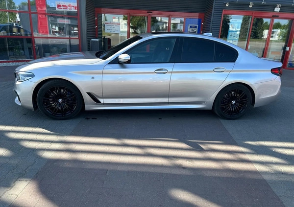 bmw seria 5 wielkopolskie BMW Seria 5 cena 165000 przebieg: 64000, rok produkcji 2019 z Leszno